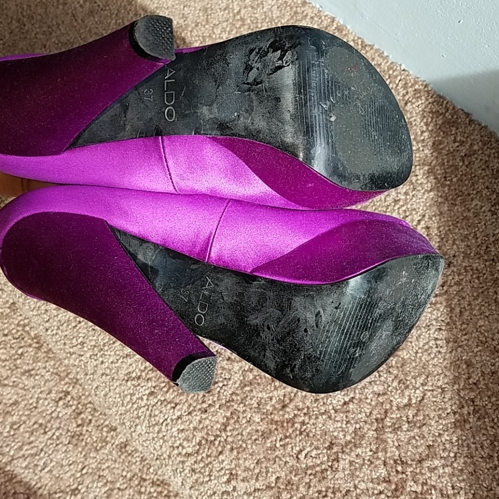 Heels - Picture 4 of 4
